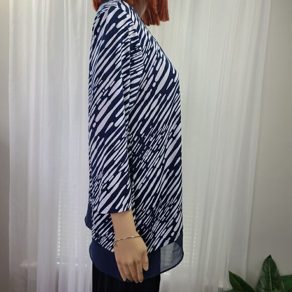Chicos Easywear Top Asymmetrical 3/4 Sleeve - Picture 5 of 8